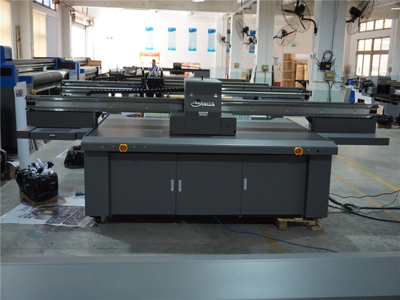 買一臺(tái)uv平板打印機(jī)，選什么品牌才靠譜？(圖1)